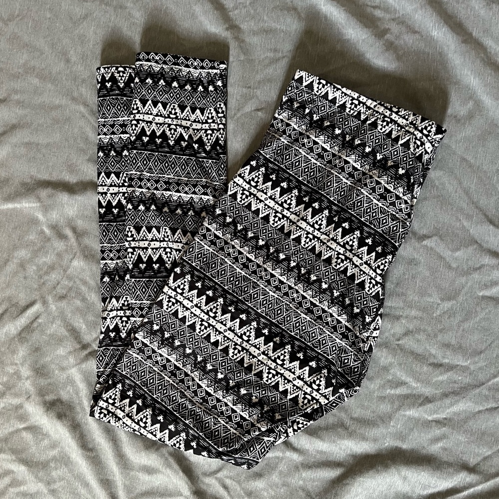 Black and white leggings